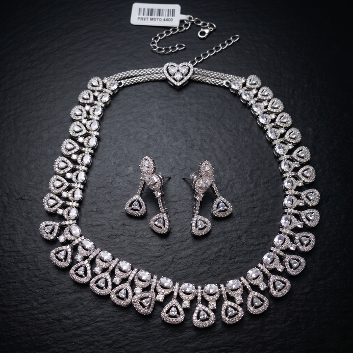 Camy Neckpiece