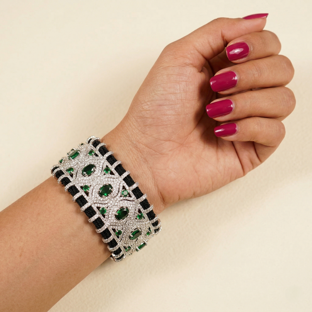 Naila Handbling