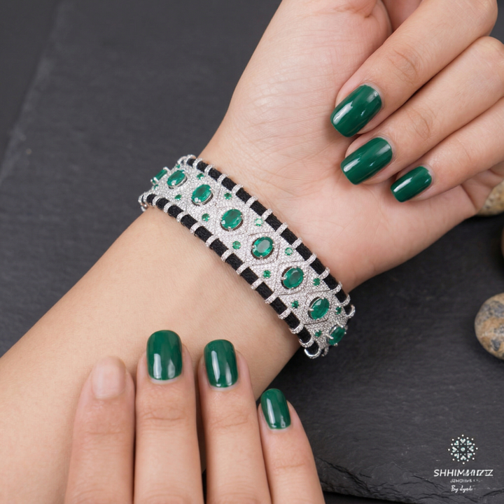 Nyaantaara Hand Bling