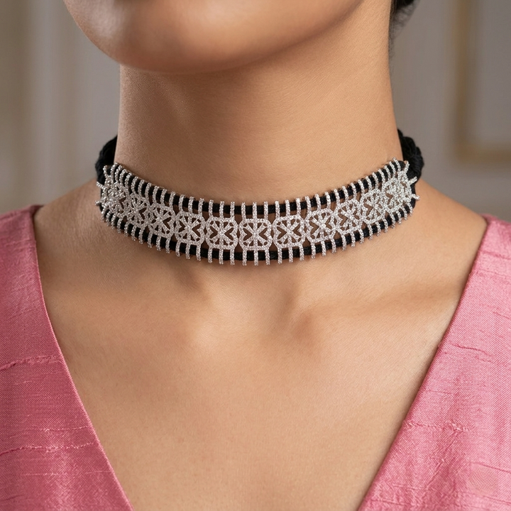 Naama Choker