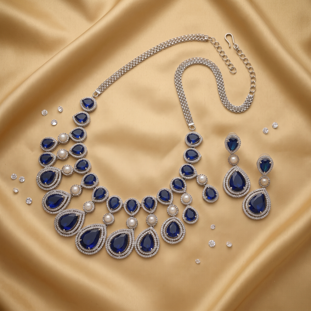 Pearl Flare Neckpiece