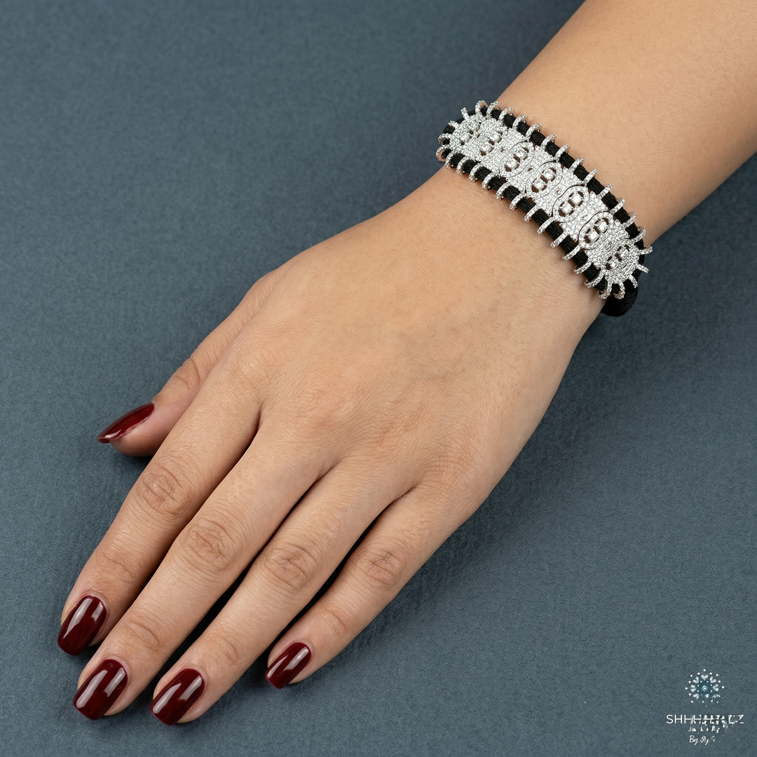 Noya Handbling