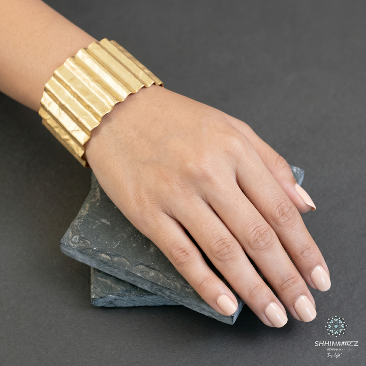 Tiff Hand Cuff